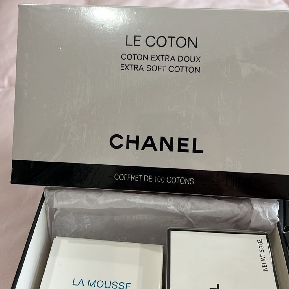 Chanel Skincare and Fragrance Collection in Black, White, and Gold - Picture 5 of 7
